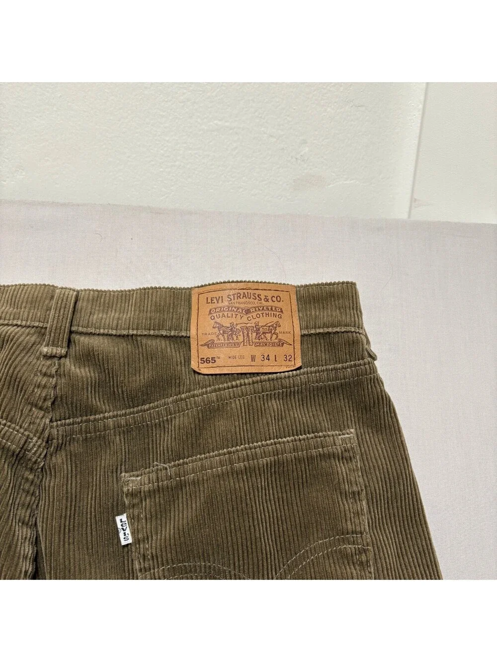 VTG 90's Levis 565 Loose Fit Corduroy USA Wide Leg Pants Men’s 34x32 Olive Green
